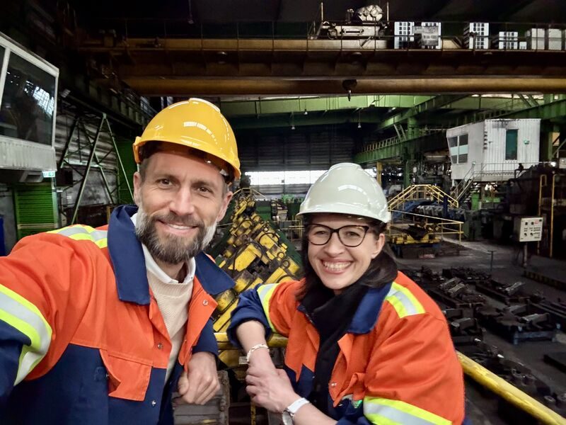 Nico Hollbauer beim Unternehmensbesuch im Stahlwerk – 700 km Fahrt für ein Gespräch